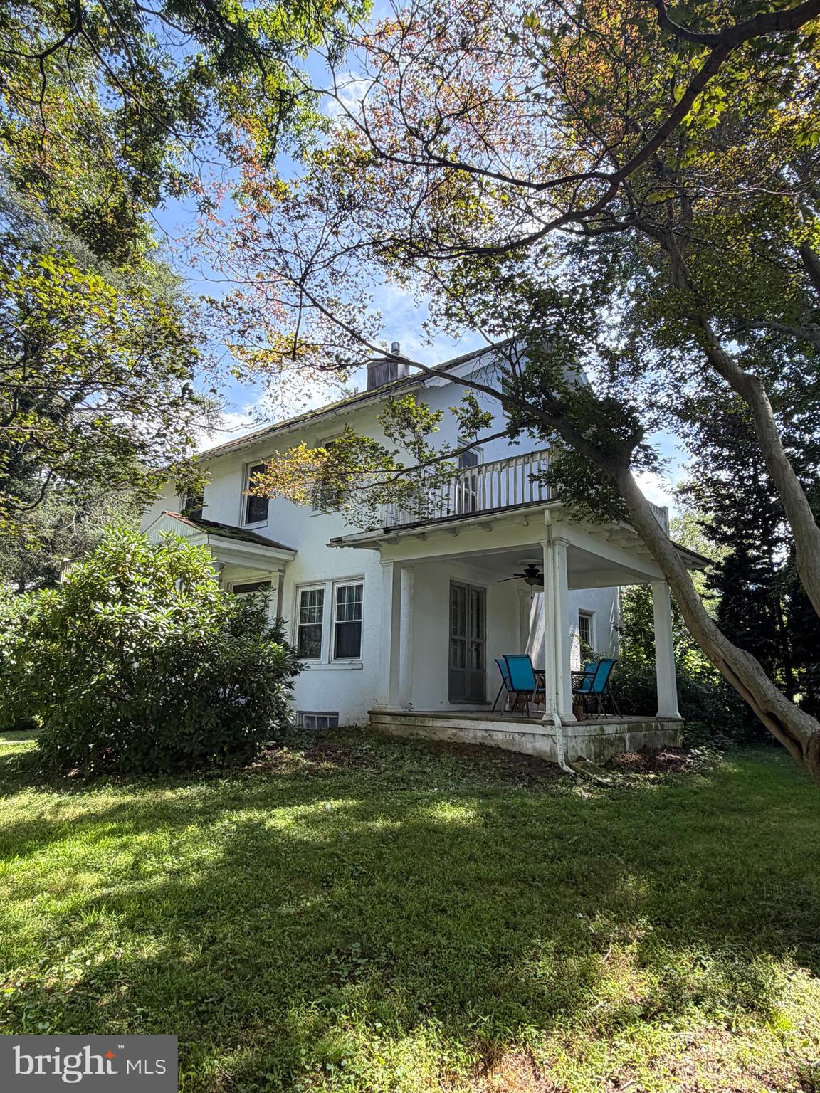 708 RIDGE AVENUE