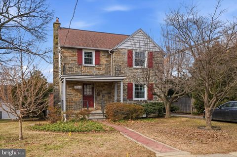 Homes For Sale - 824 Collenbrook Avenue<br/> DREXEL HILL, PA 19026