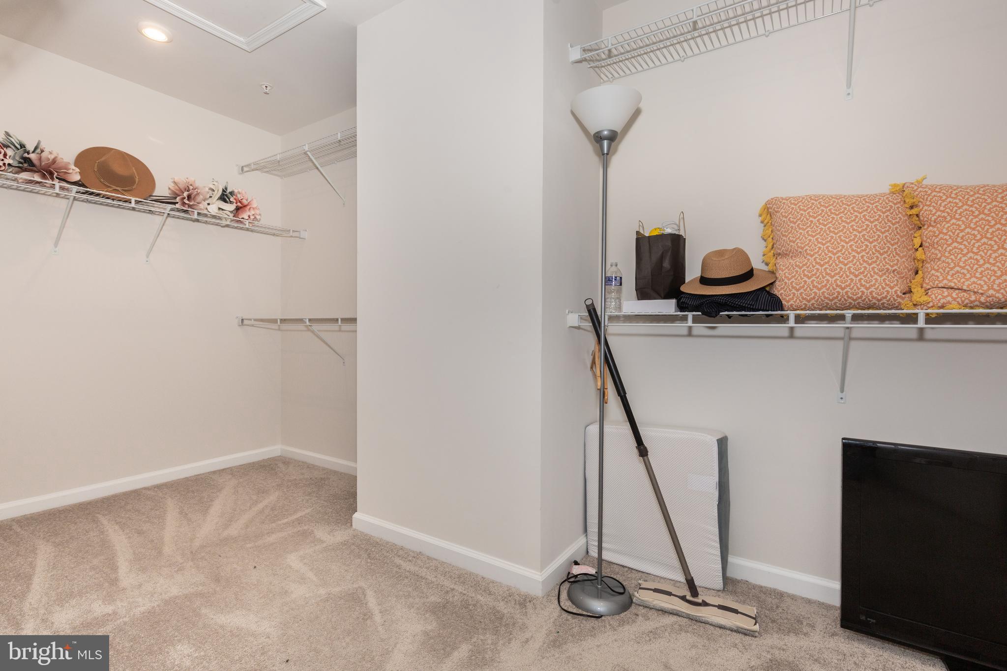 MEADE'S CROSSING - Residential