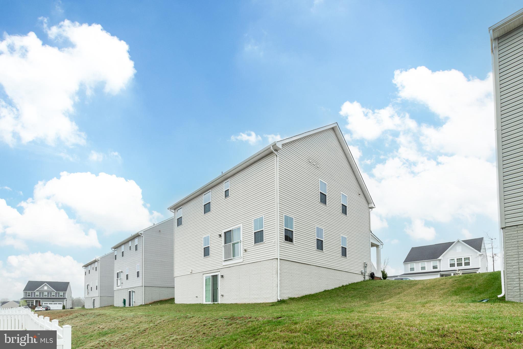 MEADE'S CROSSING - Residential