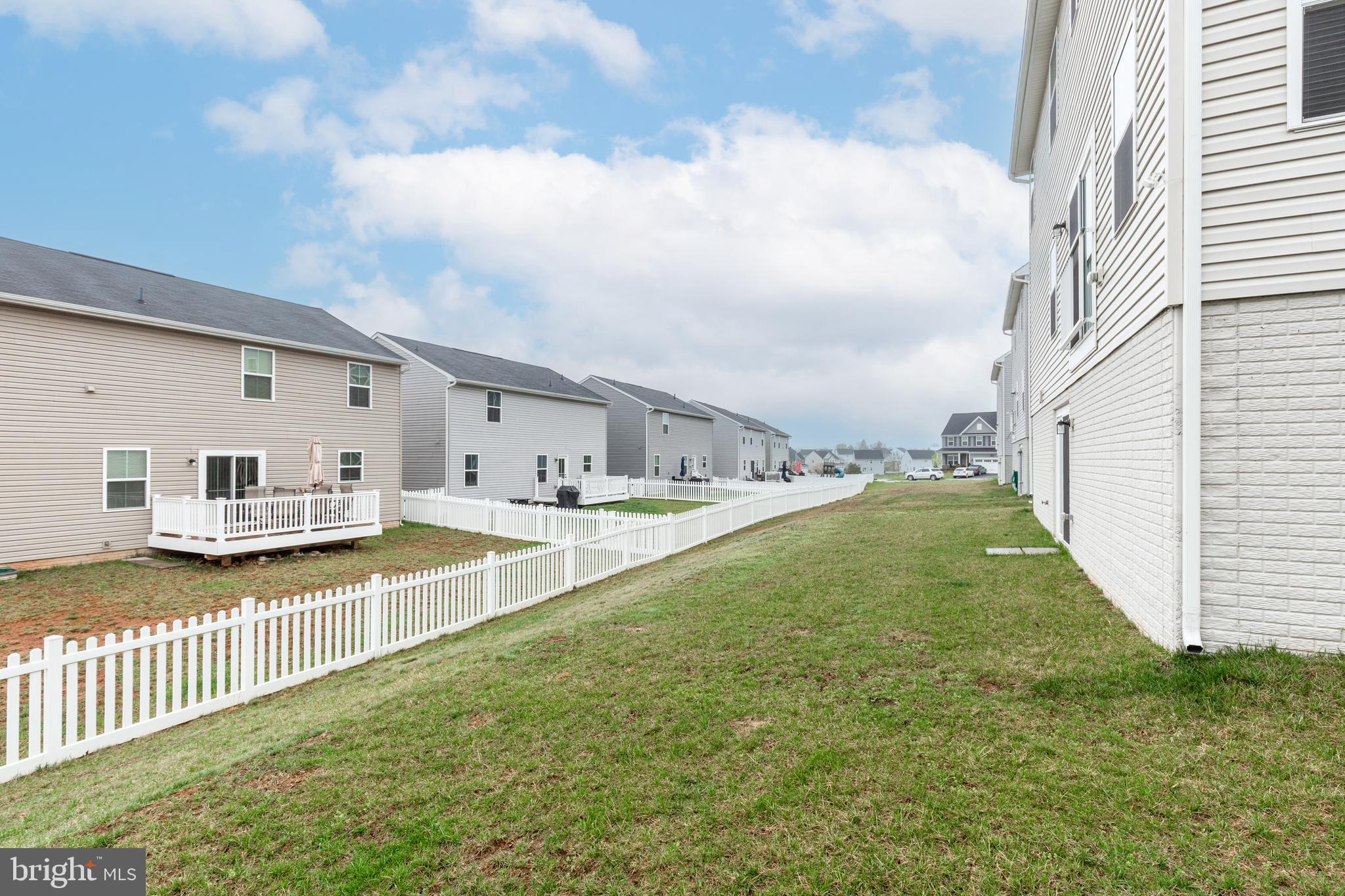 MEADE'S CROSSING - Residential