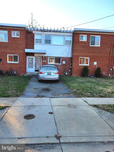 3913 TRITON COURT TEMPLE HILLS MD 20748