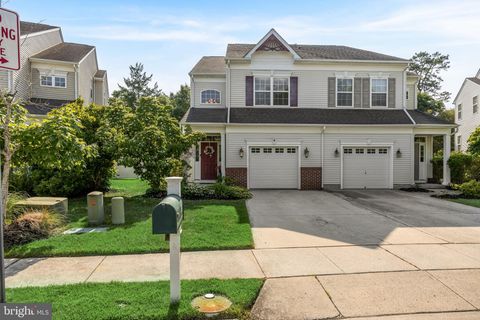 Townhouse For Sale - 34 Meadow Circle<br/> MAYS LANDING, NJ 08330