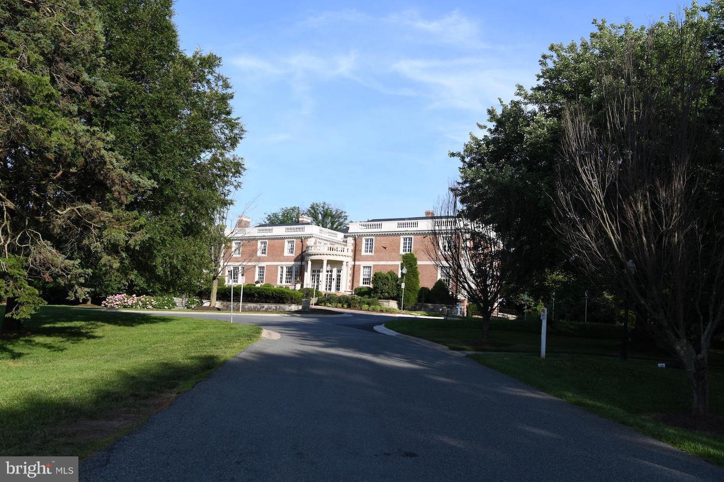 PARKSIDE CONDOMINIUMS - Residential Lease