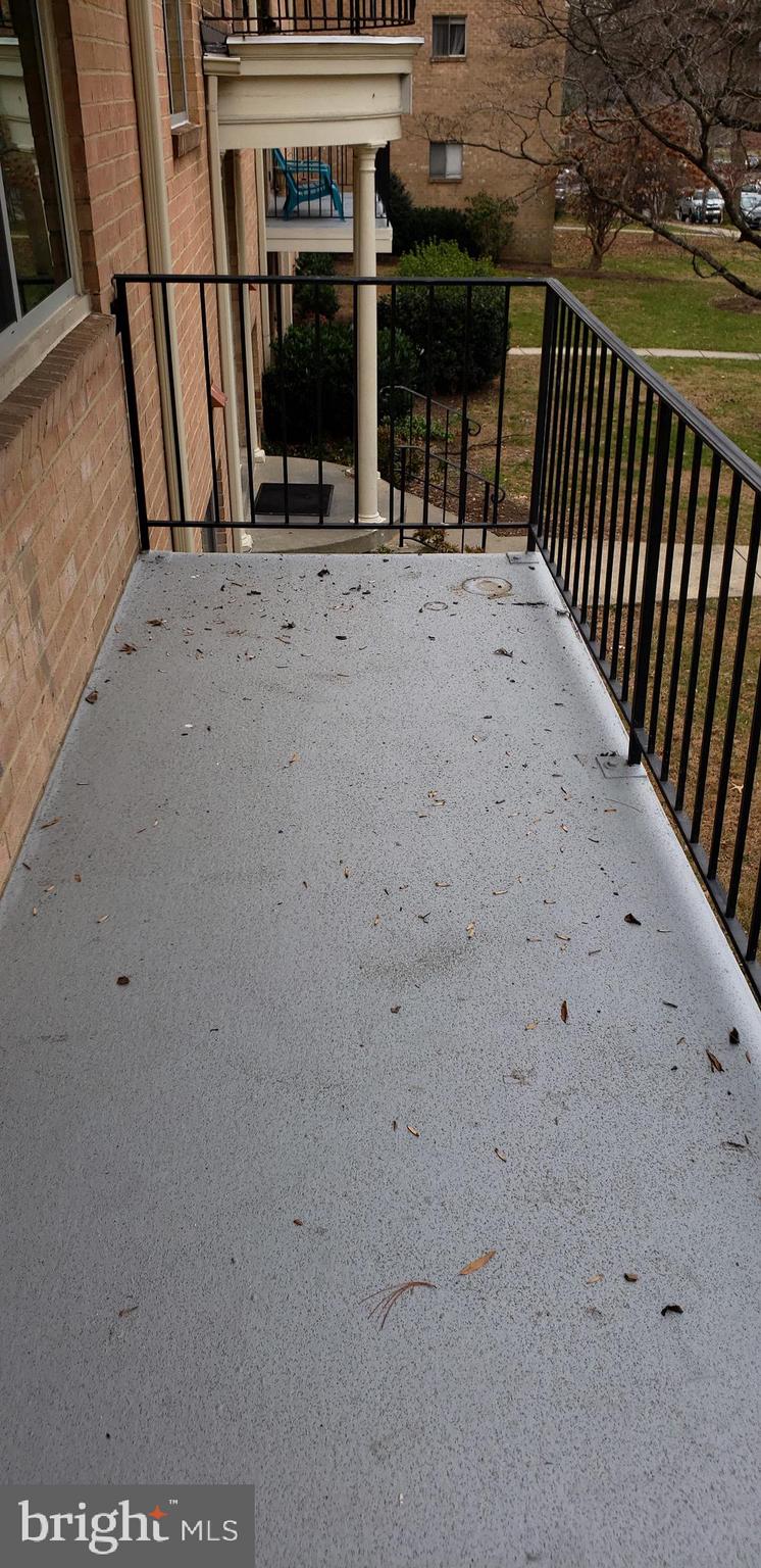 PARKSIDE CONDOMINIUMS - Residential Lease