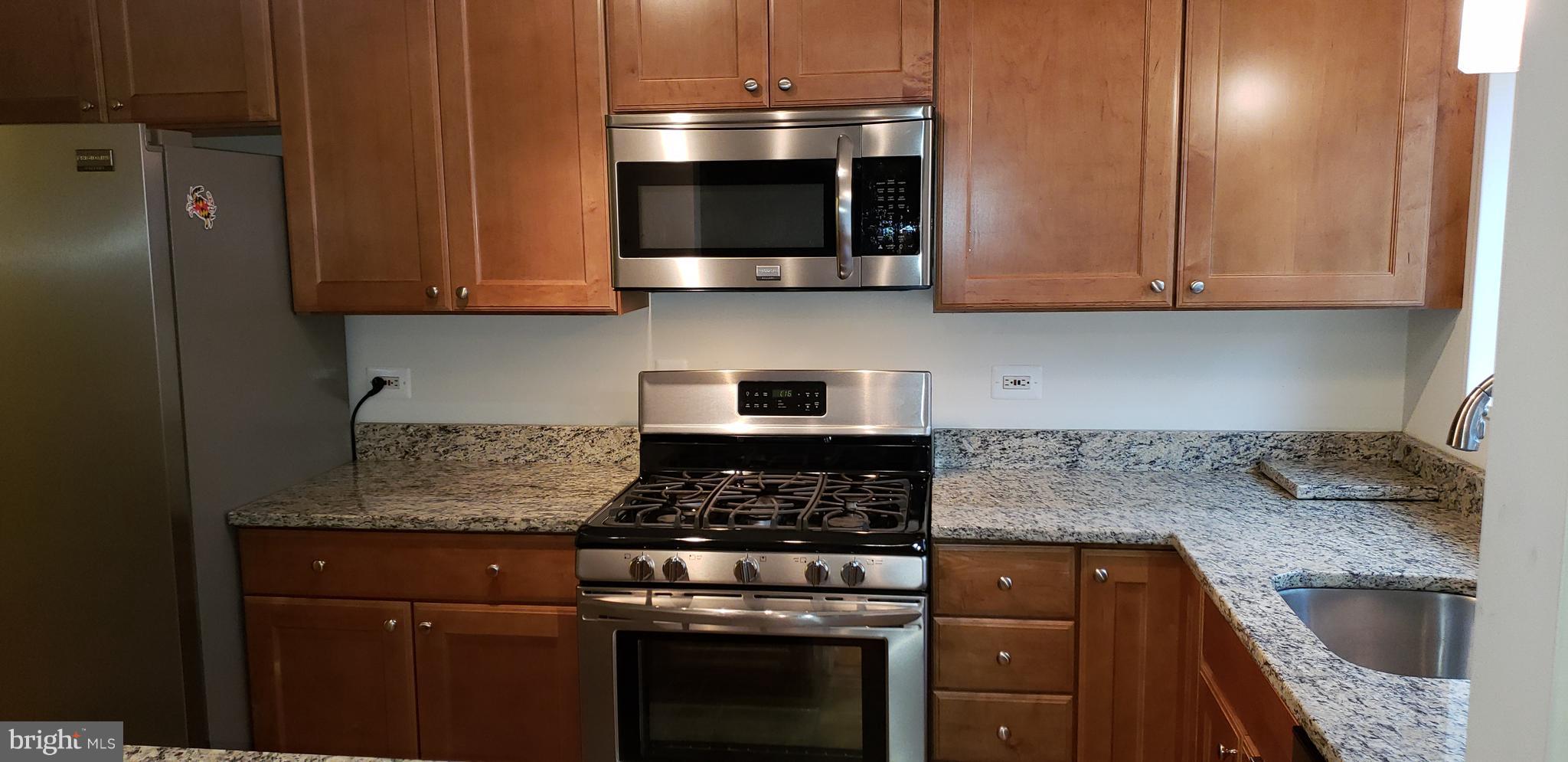 PARKSIDE CONDOMINIUMS - Residential Lease