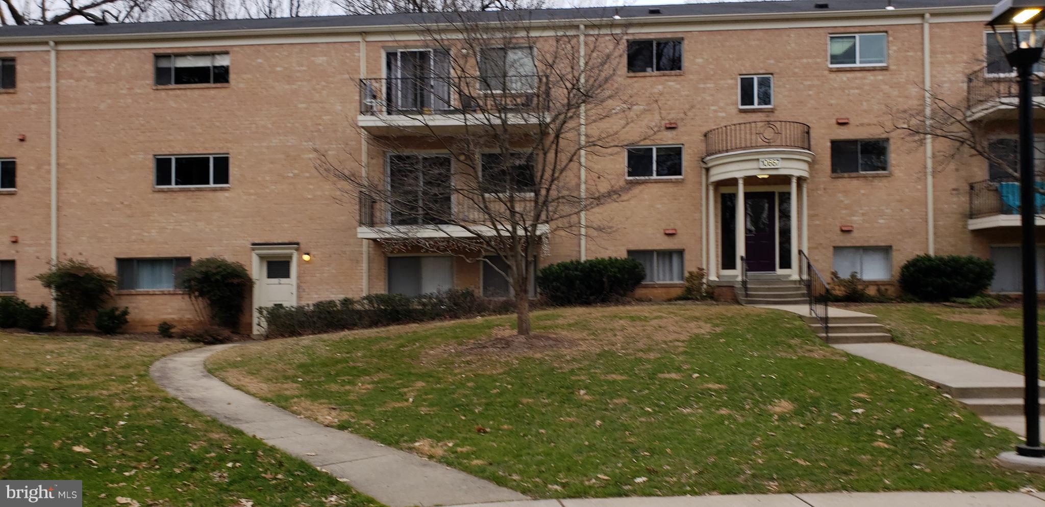 PARKSIDE CONDOMINIUMS - Residential Lease