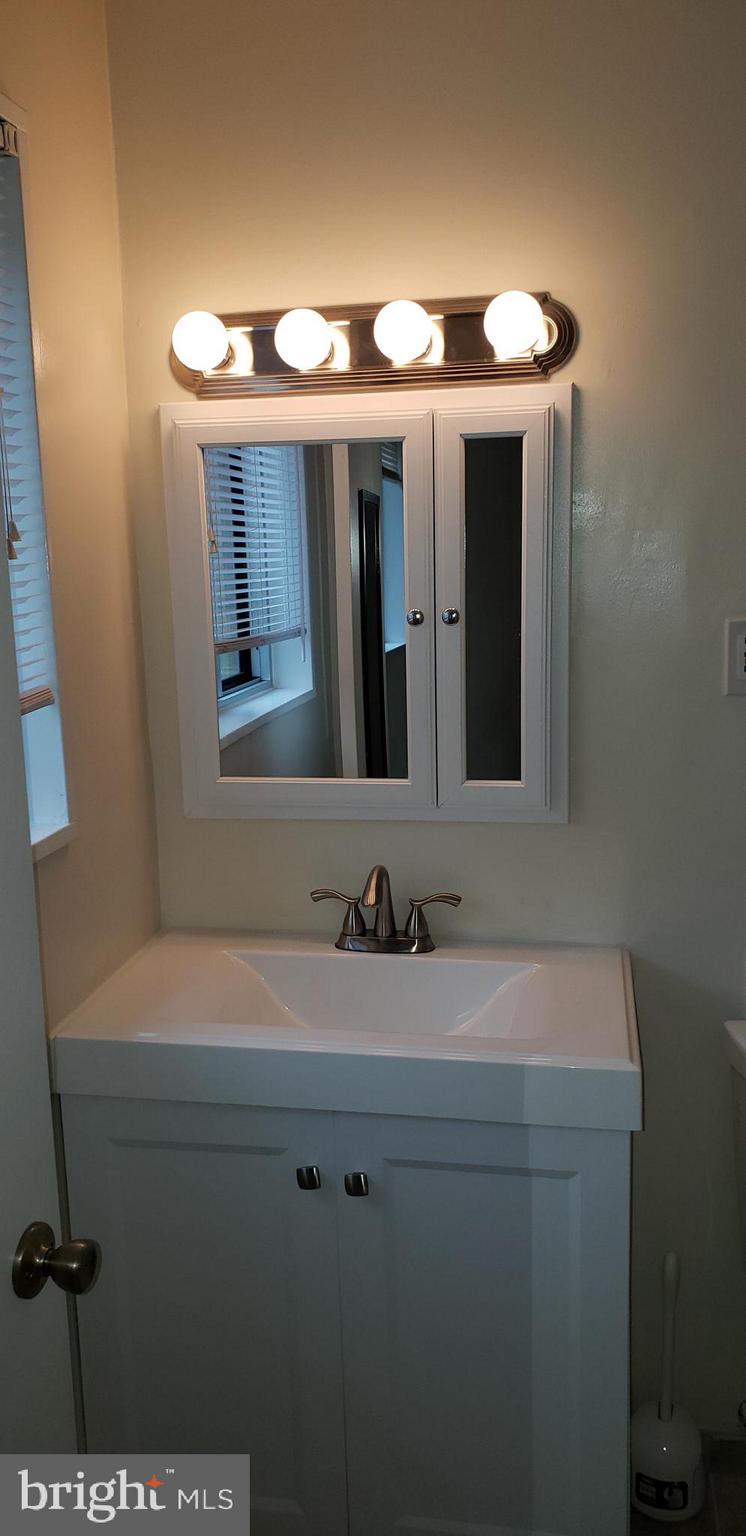 PARKSIDE CONDOMINIUMS - Residential Lease