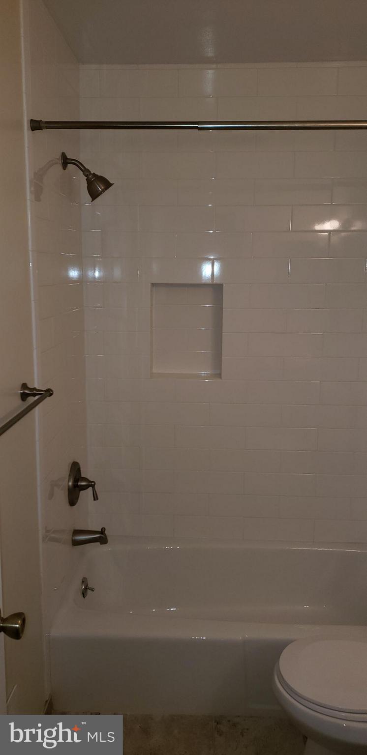 PARKSIDE CONDOMINIUMS - Residential Lease