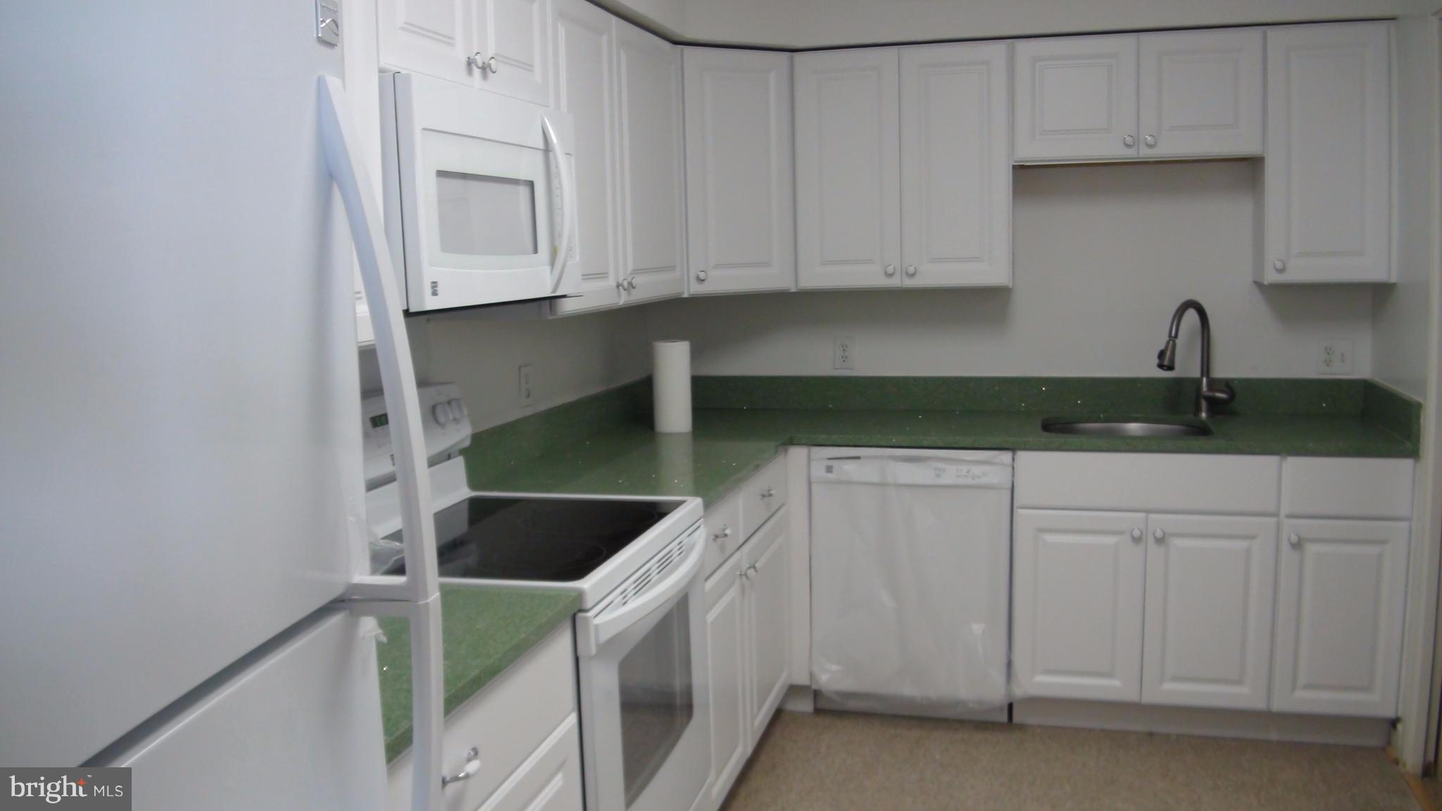 SKYLINE SQUARE CONDO - Residential