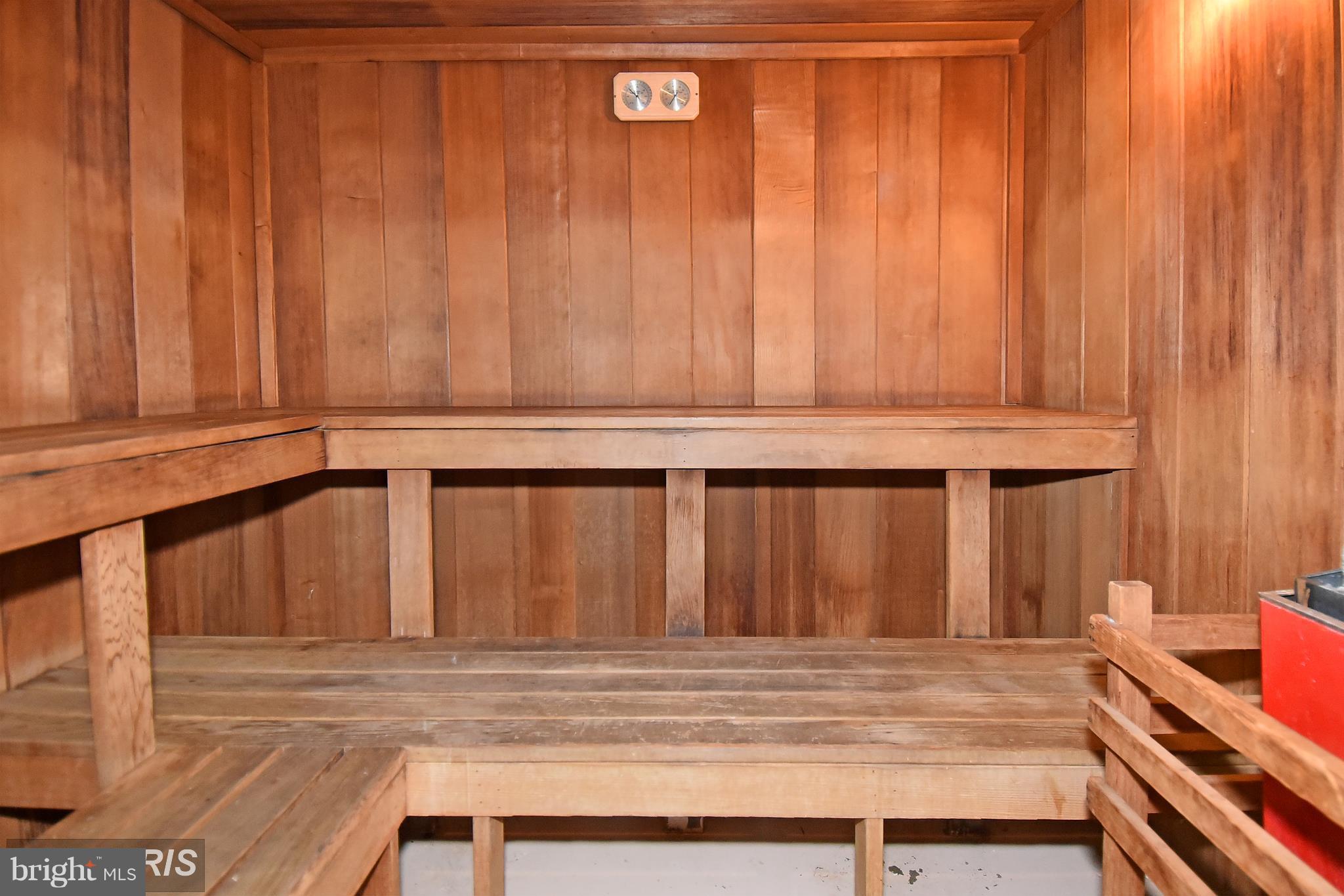 SKYLINE SQUARE CONDO - Residential