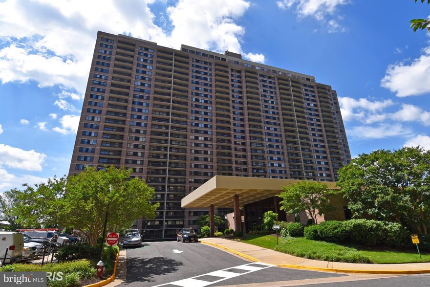 7 miles to the DC and Airport,  Why live in DC while you can get twice the size with less than half the price in the most beautiful safe place, yet so close to the city  , 918 SF, Walk to 24 hrs grocery, shopping and restaurants, renovated kitchen, New cabinet and appliances, new carpet , swimming pool, sauna, exercise room, party room and much more.