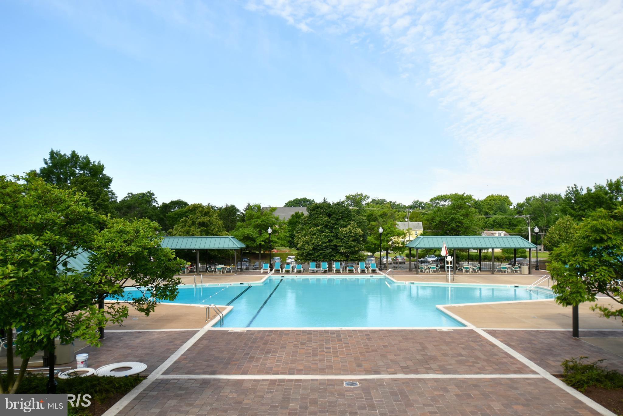 SKYLINE SQUARE CONDO - Residential