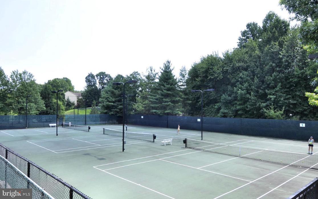 PENDERBROOK SQUARE CONDOMINIUMS - Residential