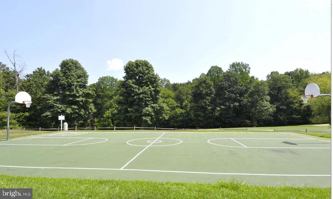 PENDERBROOK SQUARE CONDOMINIUMS - Residential