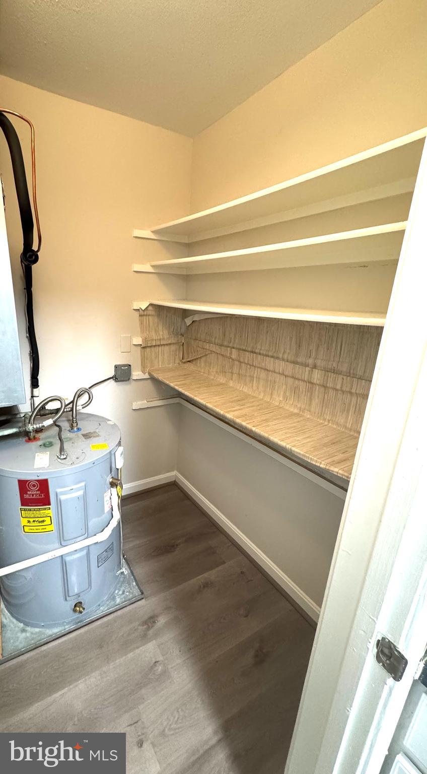 PENDERBROOK SQUARE CONDOMINIUMS - Residential