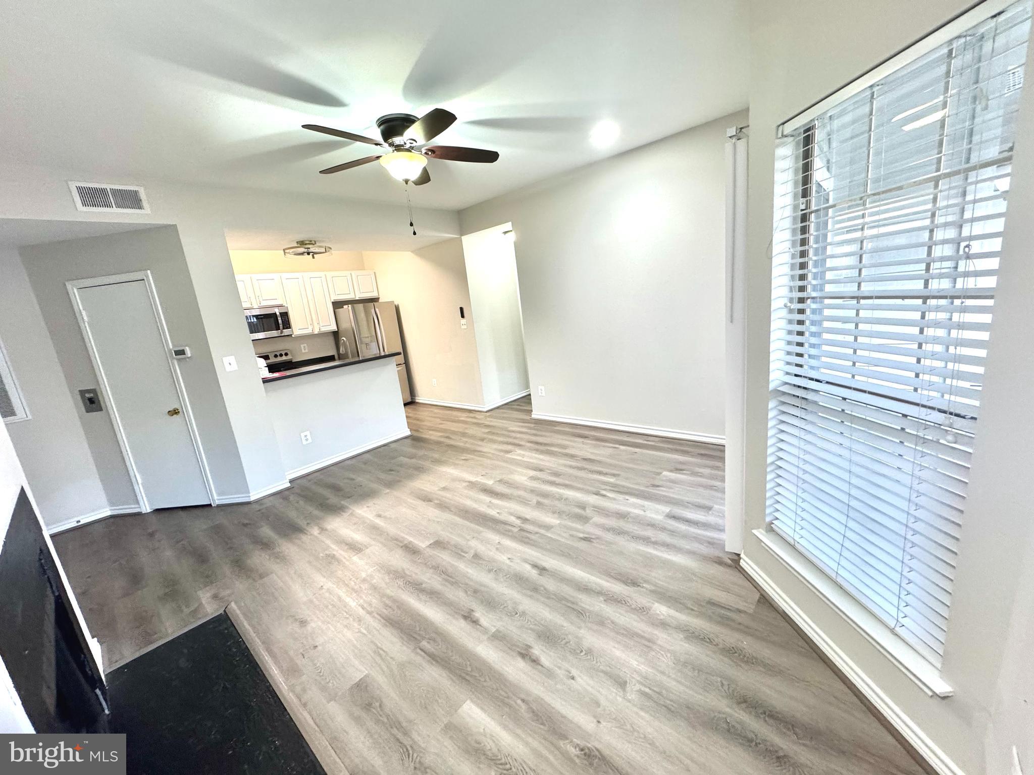 PENDERBROOK SQUARE CONDOMINIUMS - Residential