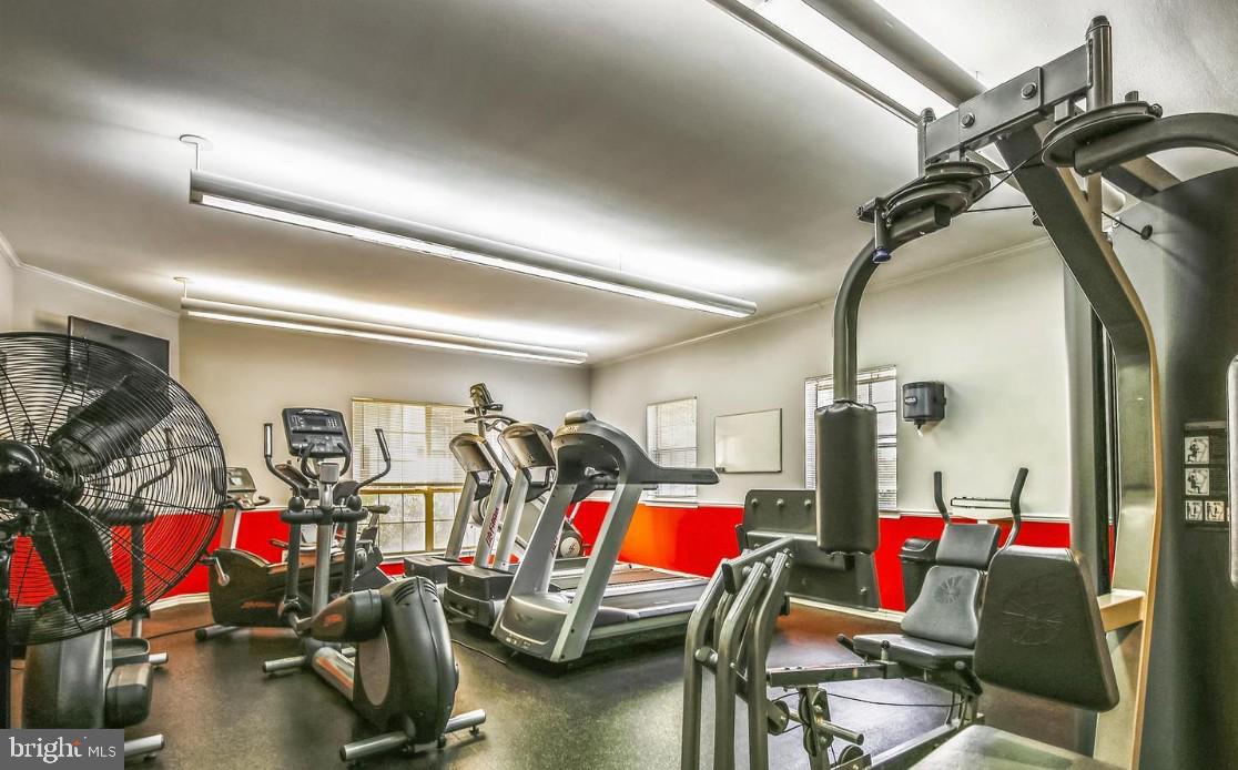 PENDERBROOK SQUARE CONDOMINIUMS - Residential