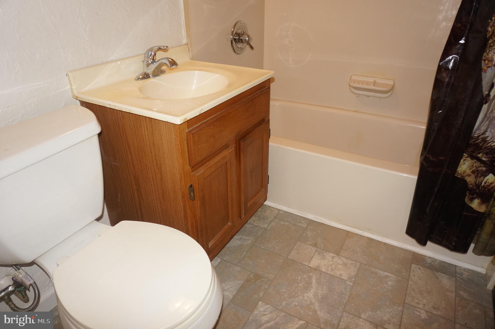 OAK HILLS - Residential