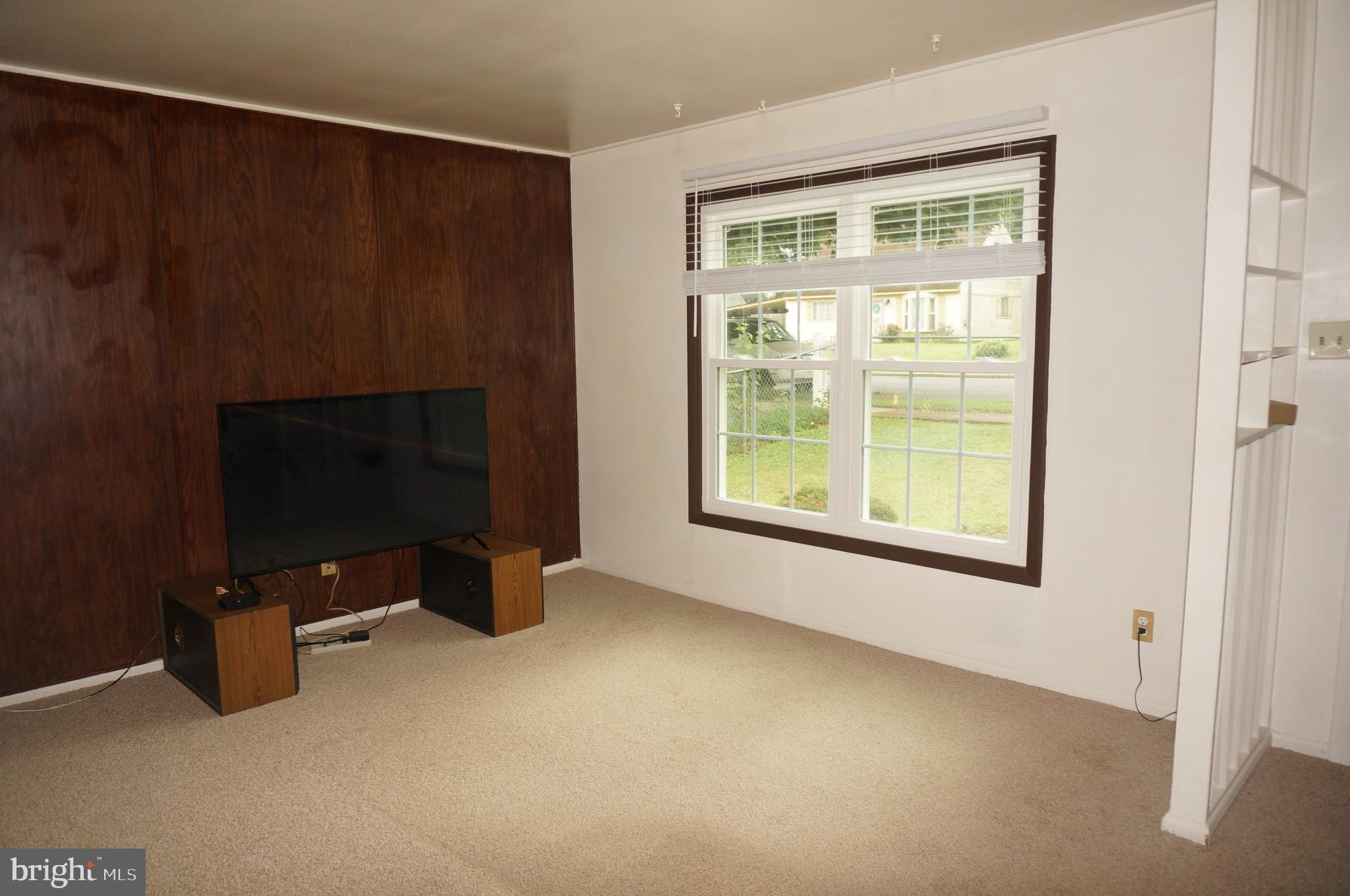 OAK HILLS - Residential