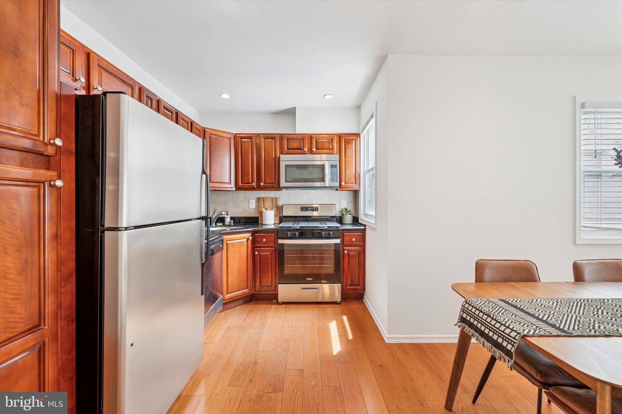 PASSYUNK SQUARE - Residential