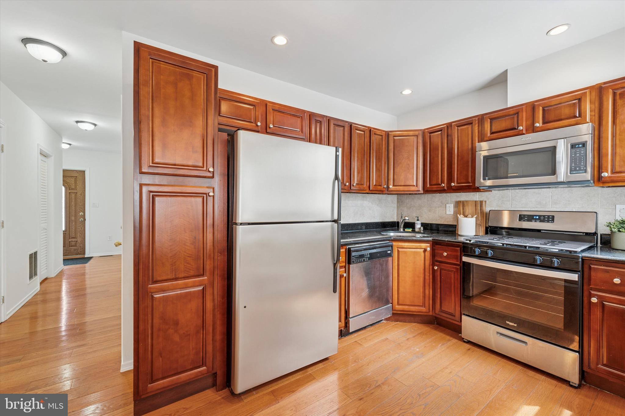 PASSYUNK SQUARE - Residential