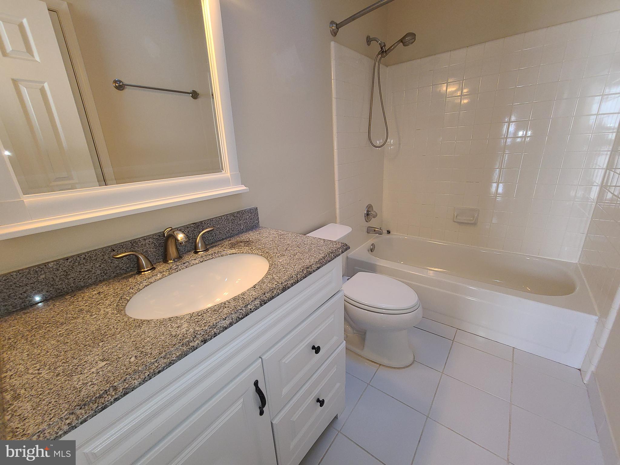 KINGSTOWNE - Residential Lease