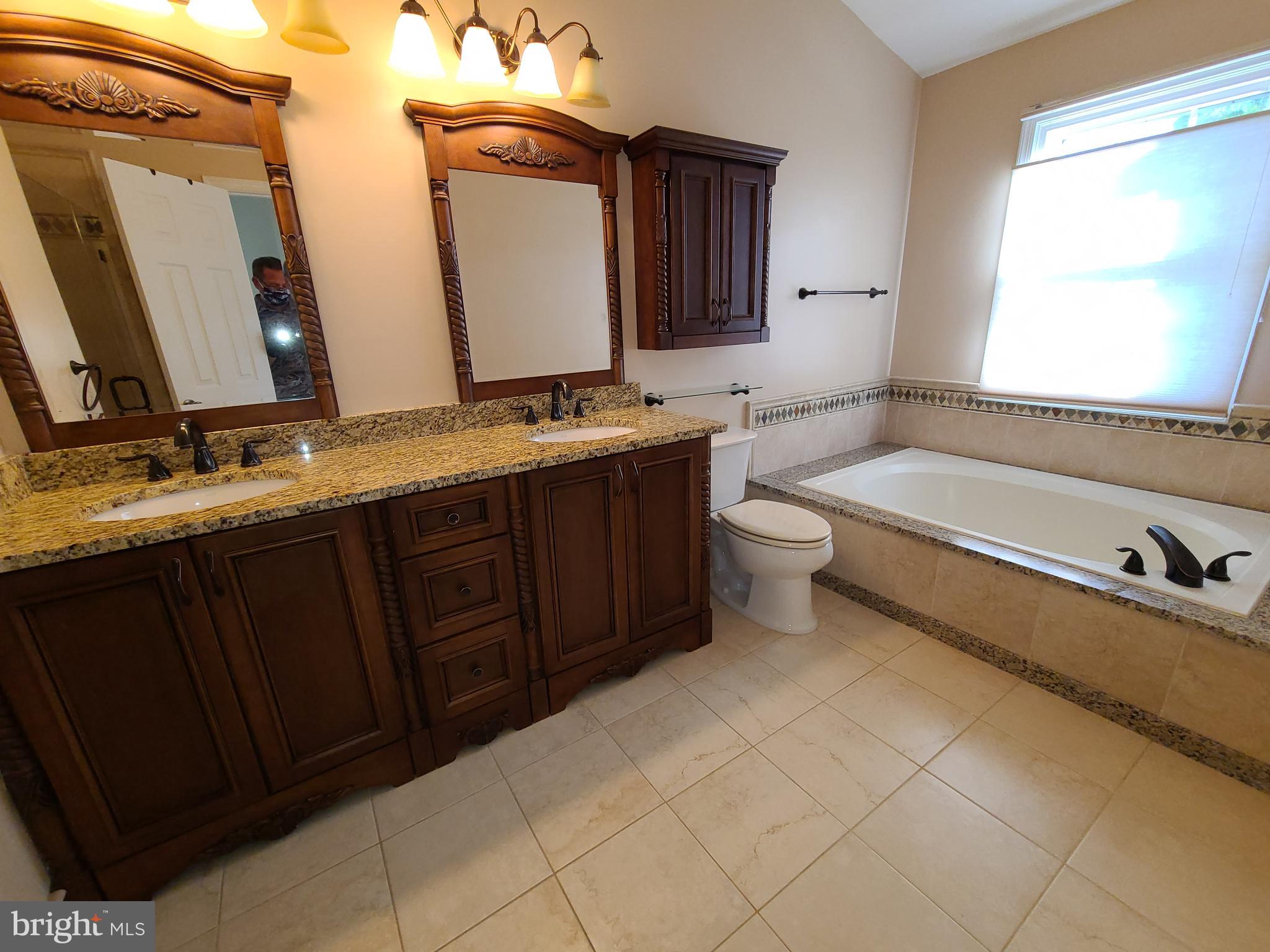 KINGSTOWNE - Residential Lease