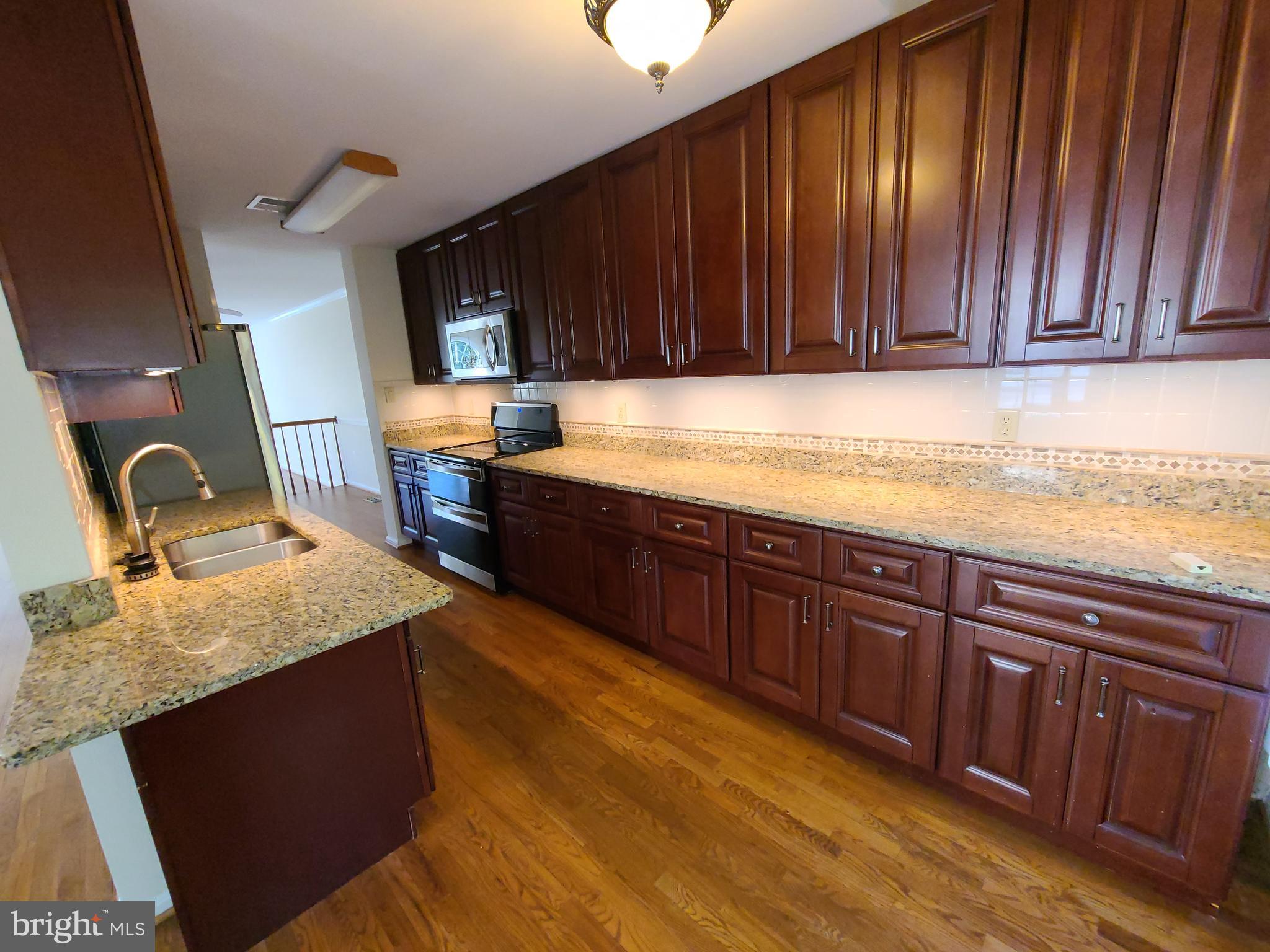 KINGSTOWNE - Residential Lease