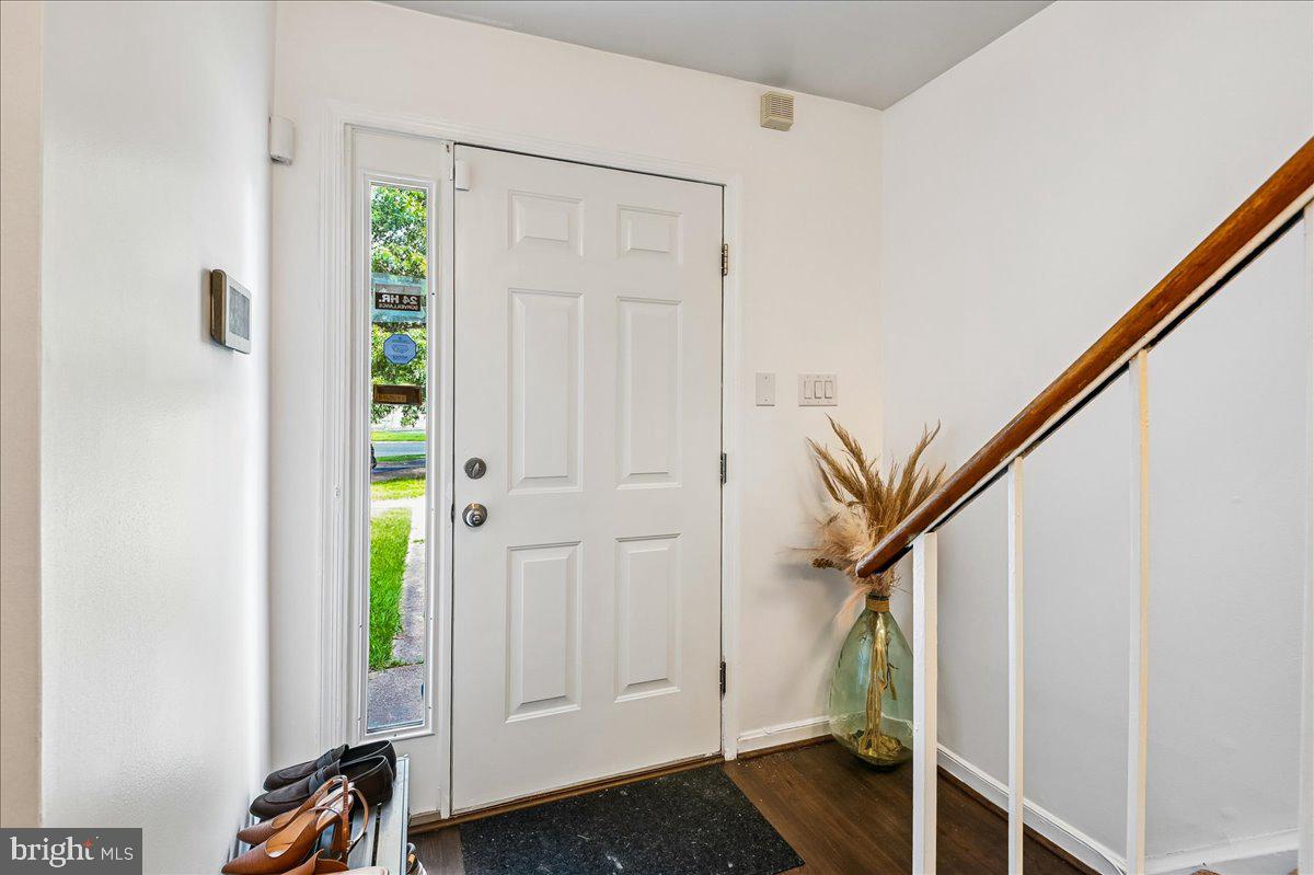8910 FAIRHAVEN