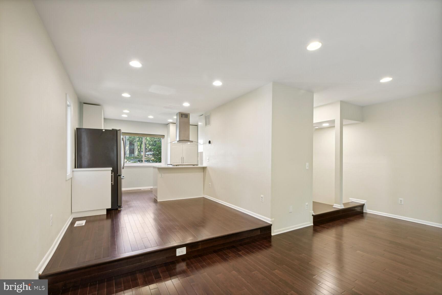 RESTON - Residential Lease