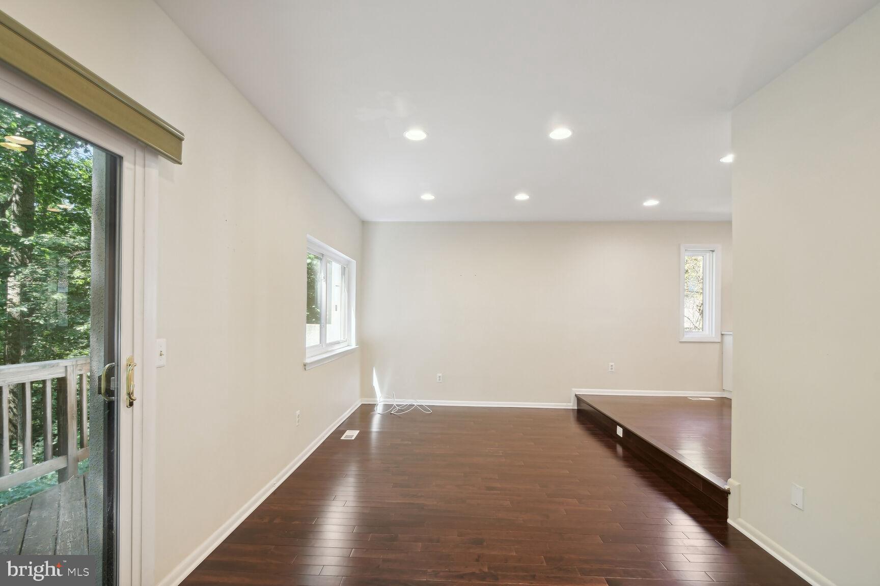 RESTON - Residential Lease