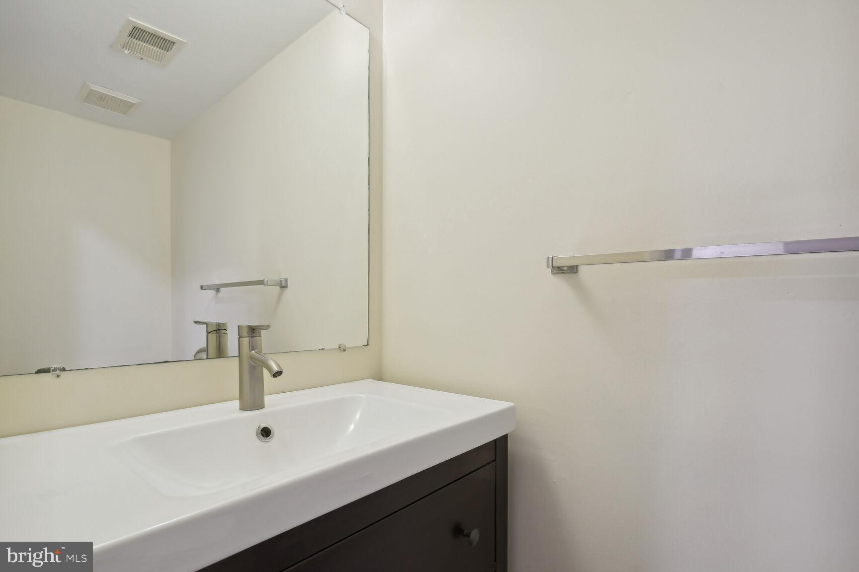 RESTON - Residential Lease