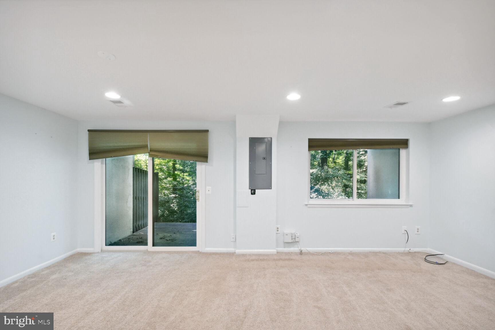 RESTON - Residential Lease