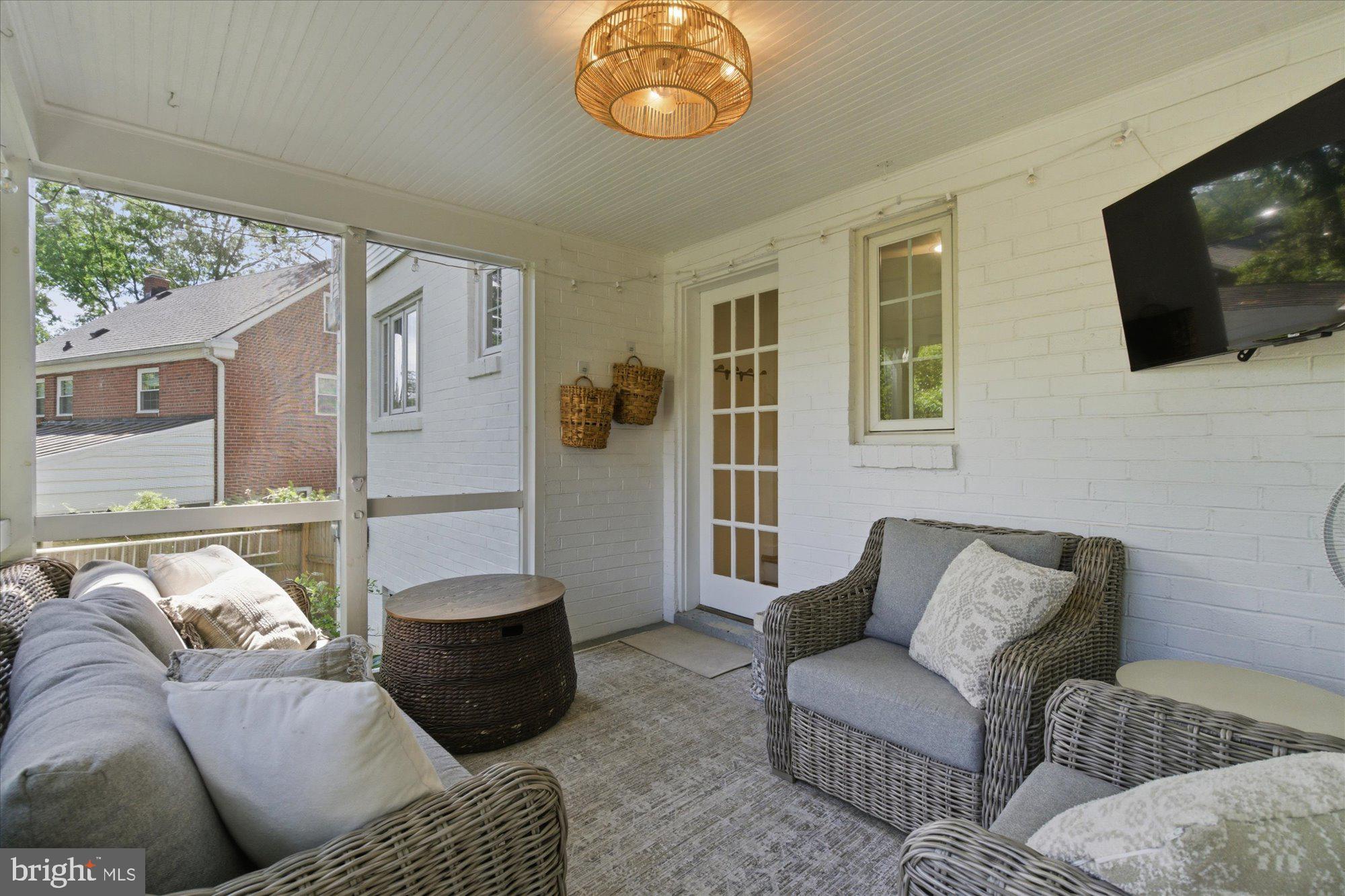 BEVERLY HILLS - Residential