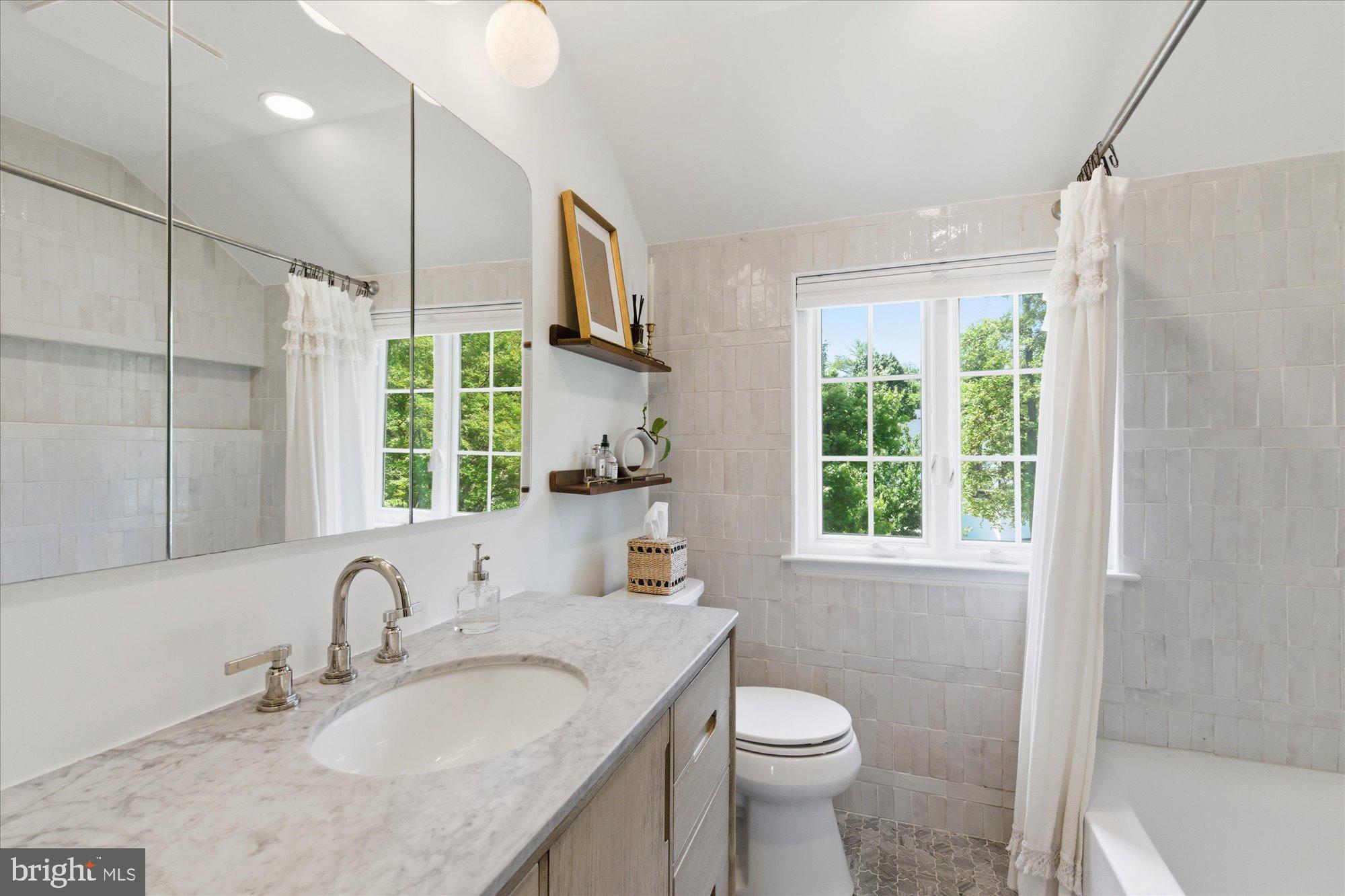 BEVERLY HILLS - Residential