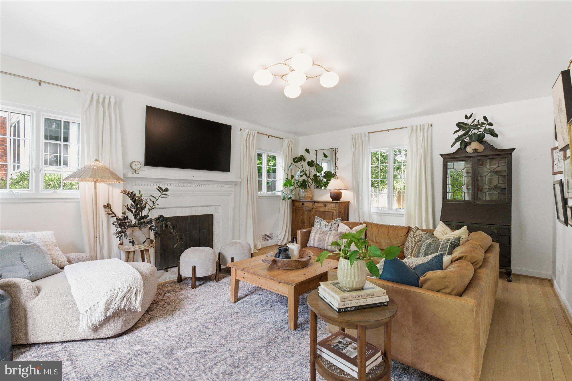 BEVERLY HILLS - Residential