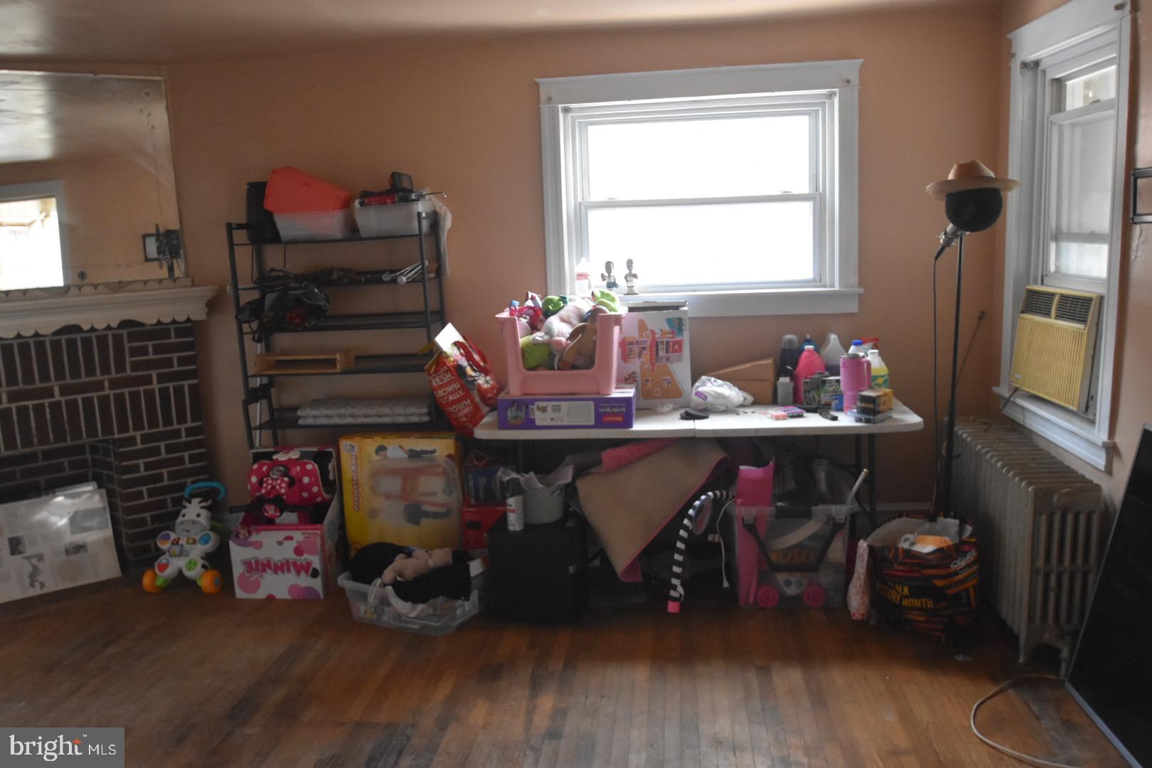 SHARON HILL - Residential