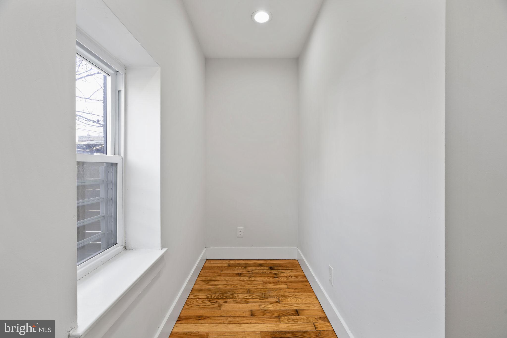 STRAWBERRY MANSION - Residential