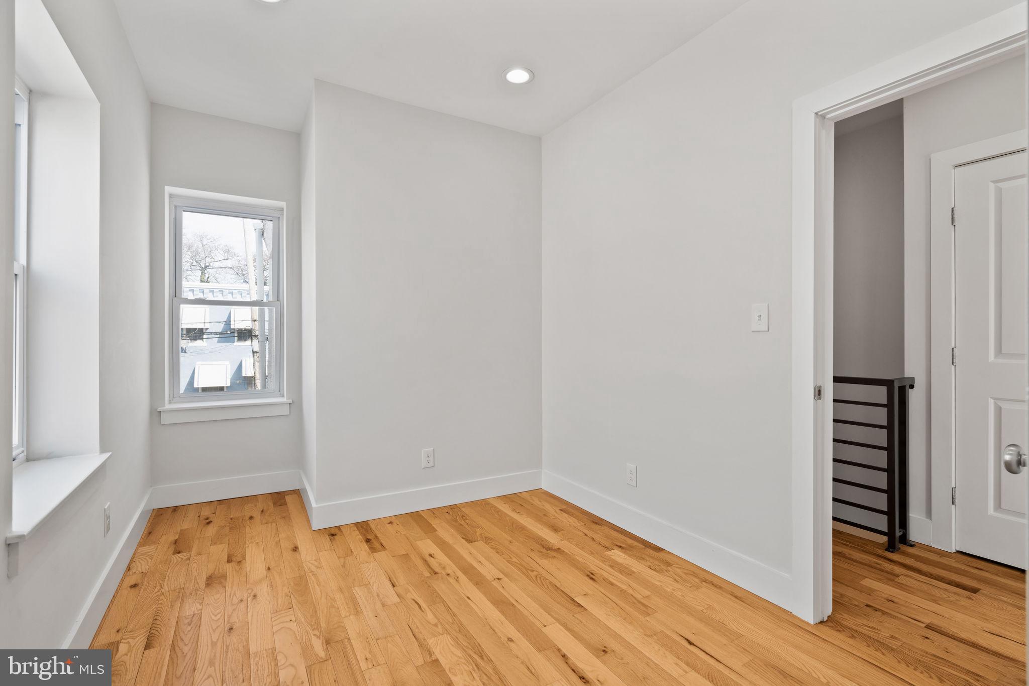 STRAWBERRY MANSION - Residential