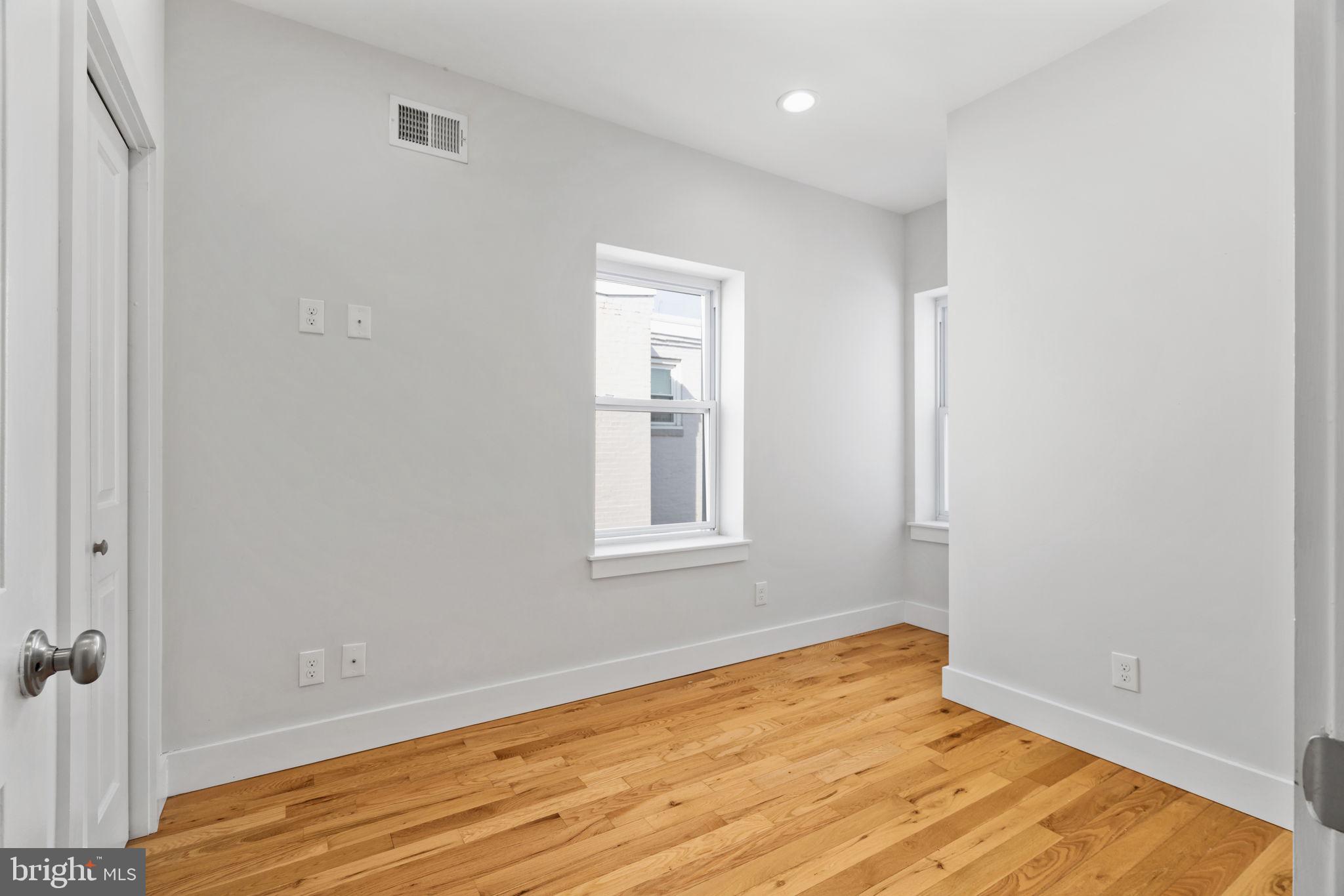 STRAWBERRY MANSION - Residential