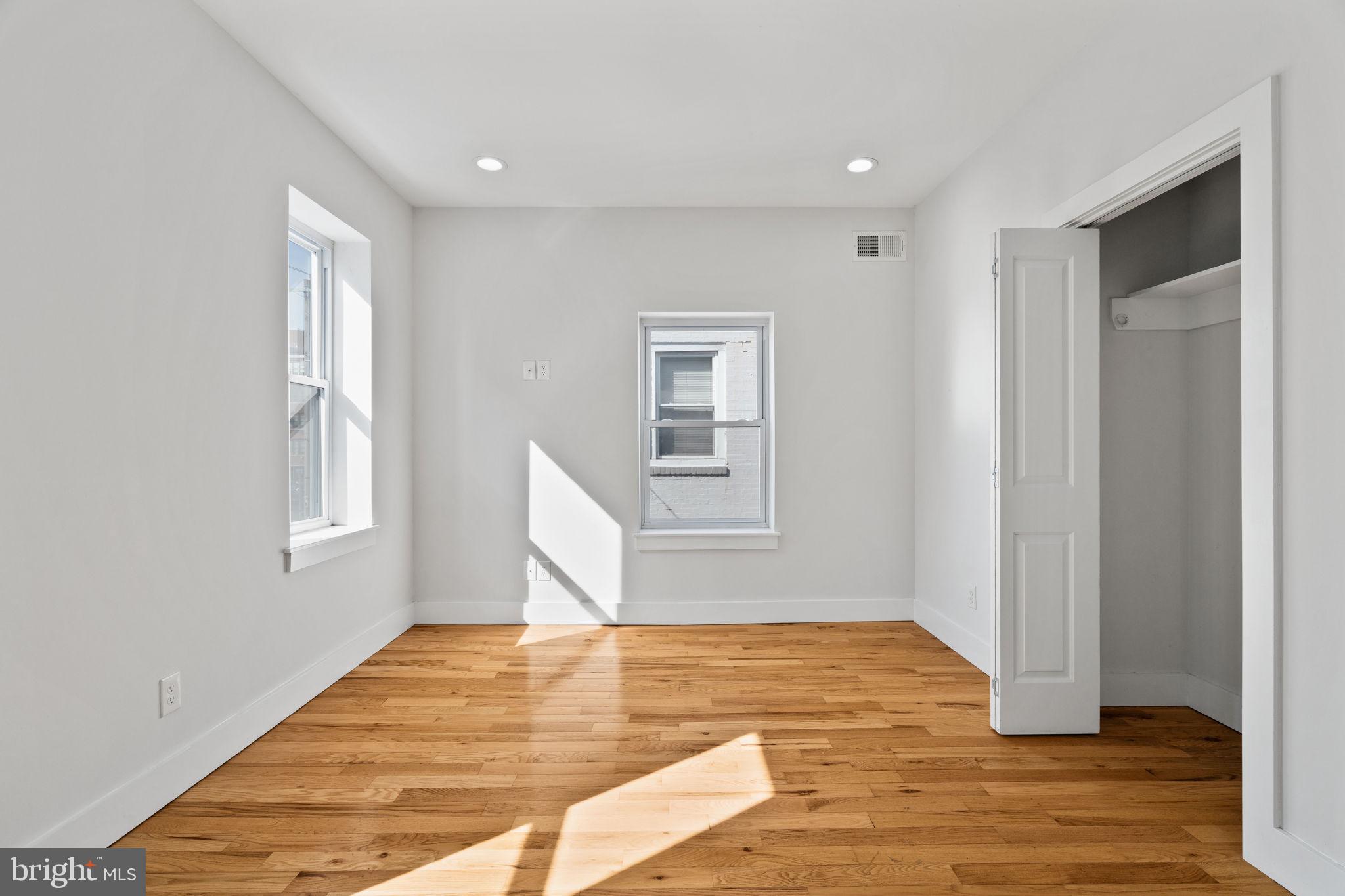 STRAWBERRY MANSION - Residential