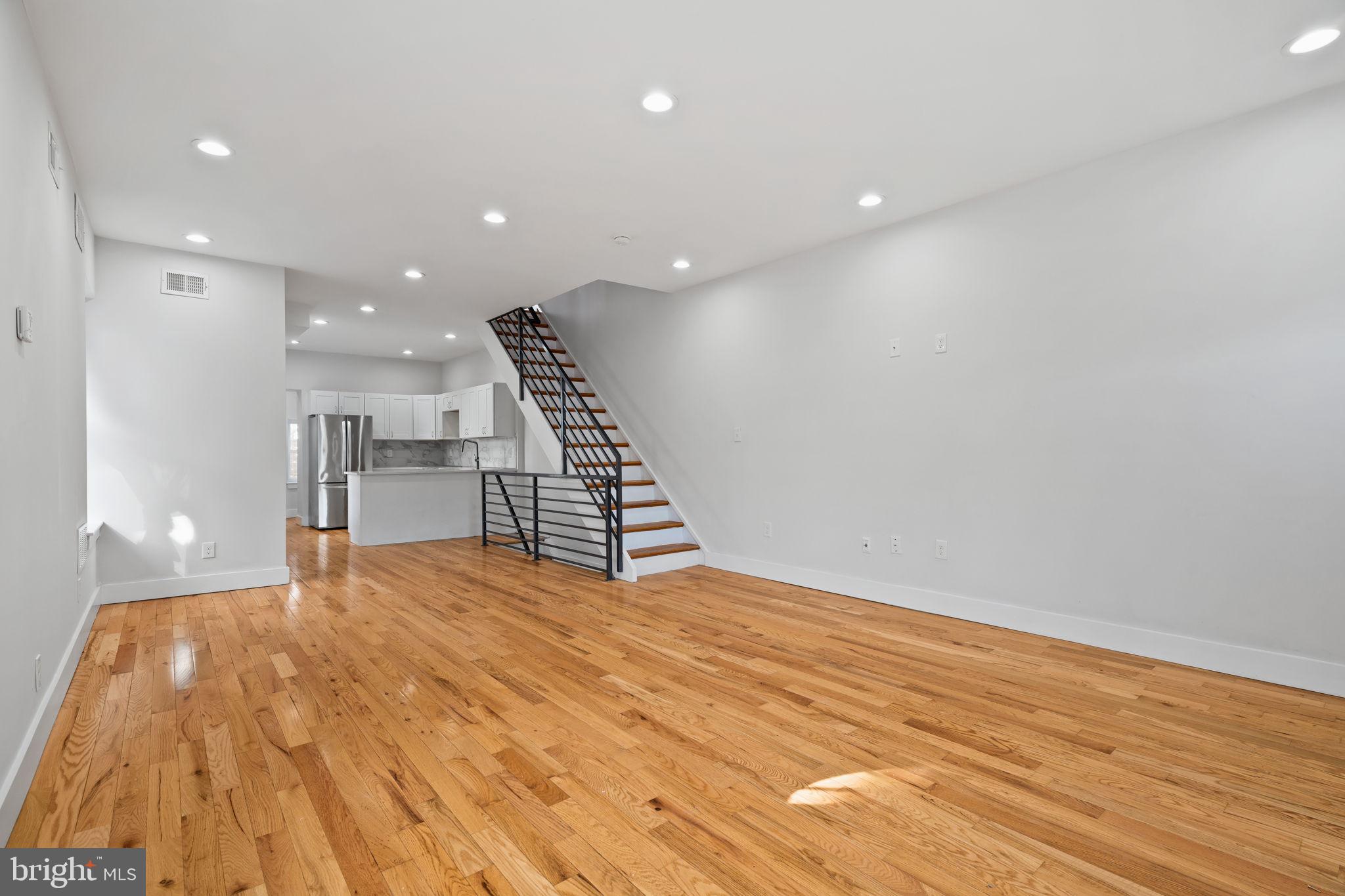 STRAWBERRY MANSION - Residential