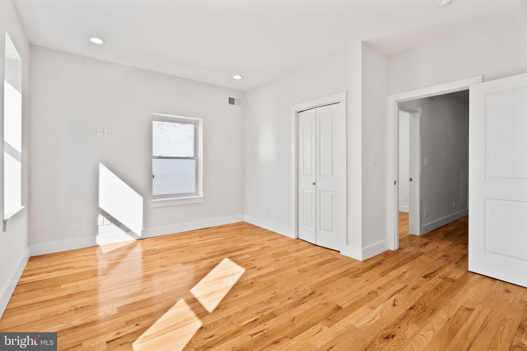 STRAWBERRY MANSION - Residential