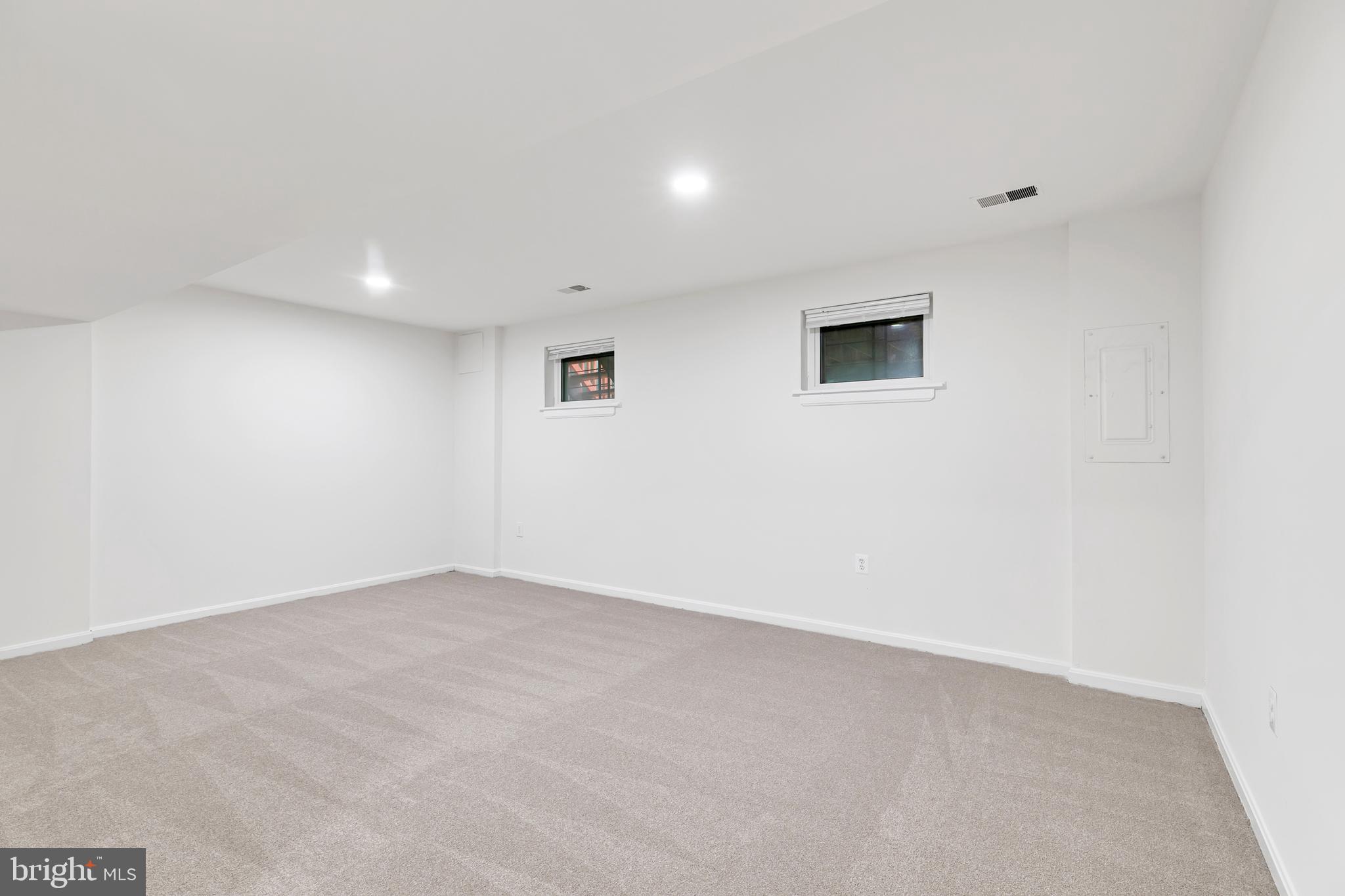 PINEWOOD GREENS - Residential