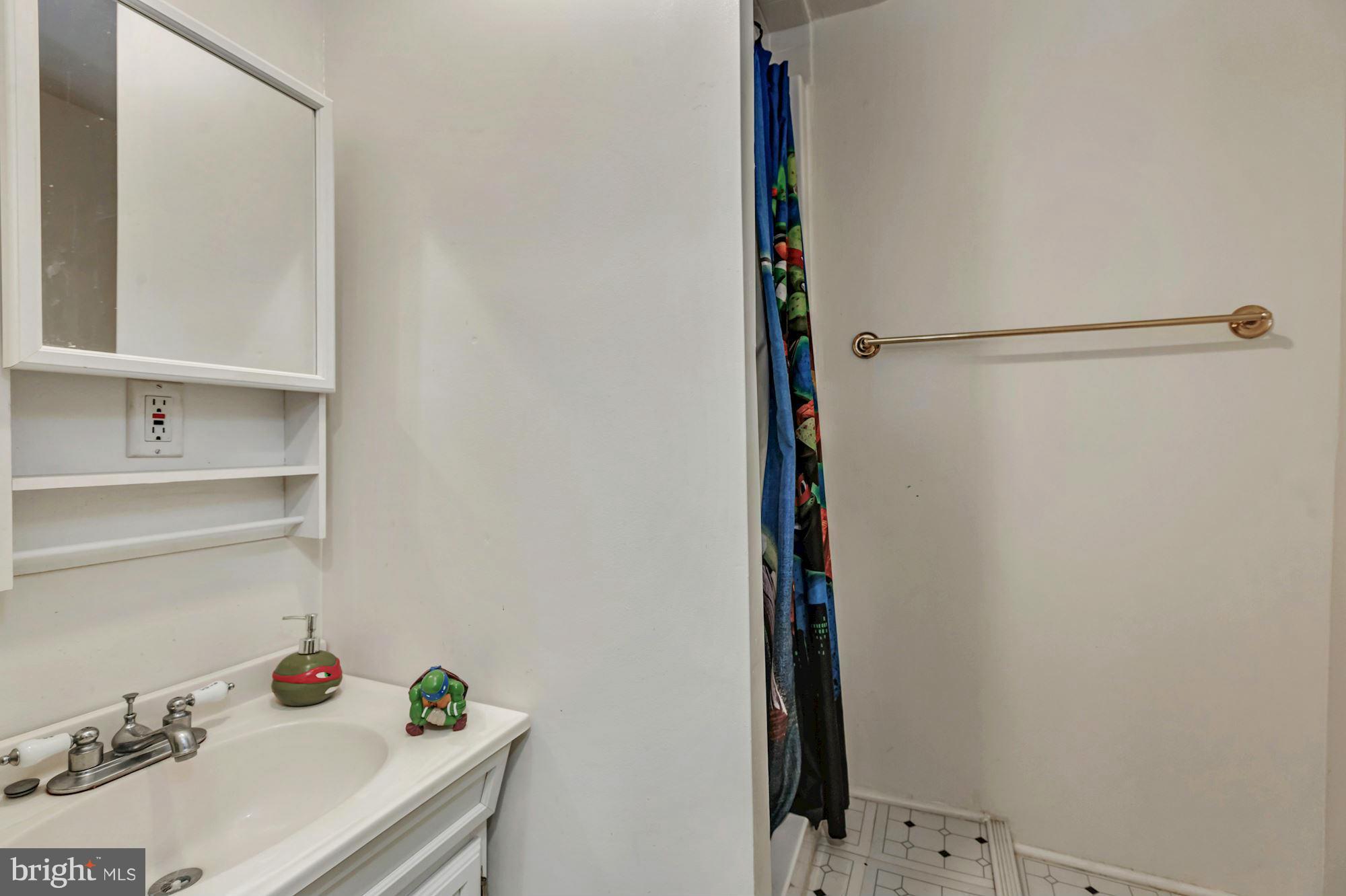 LANDSDOWNE - Residential