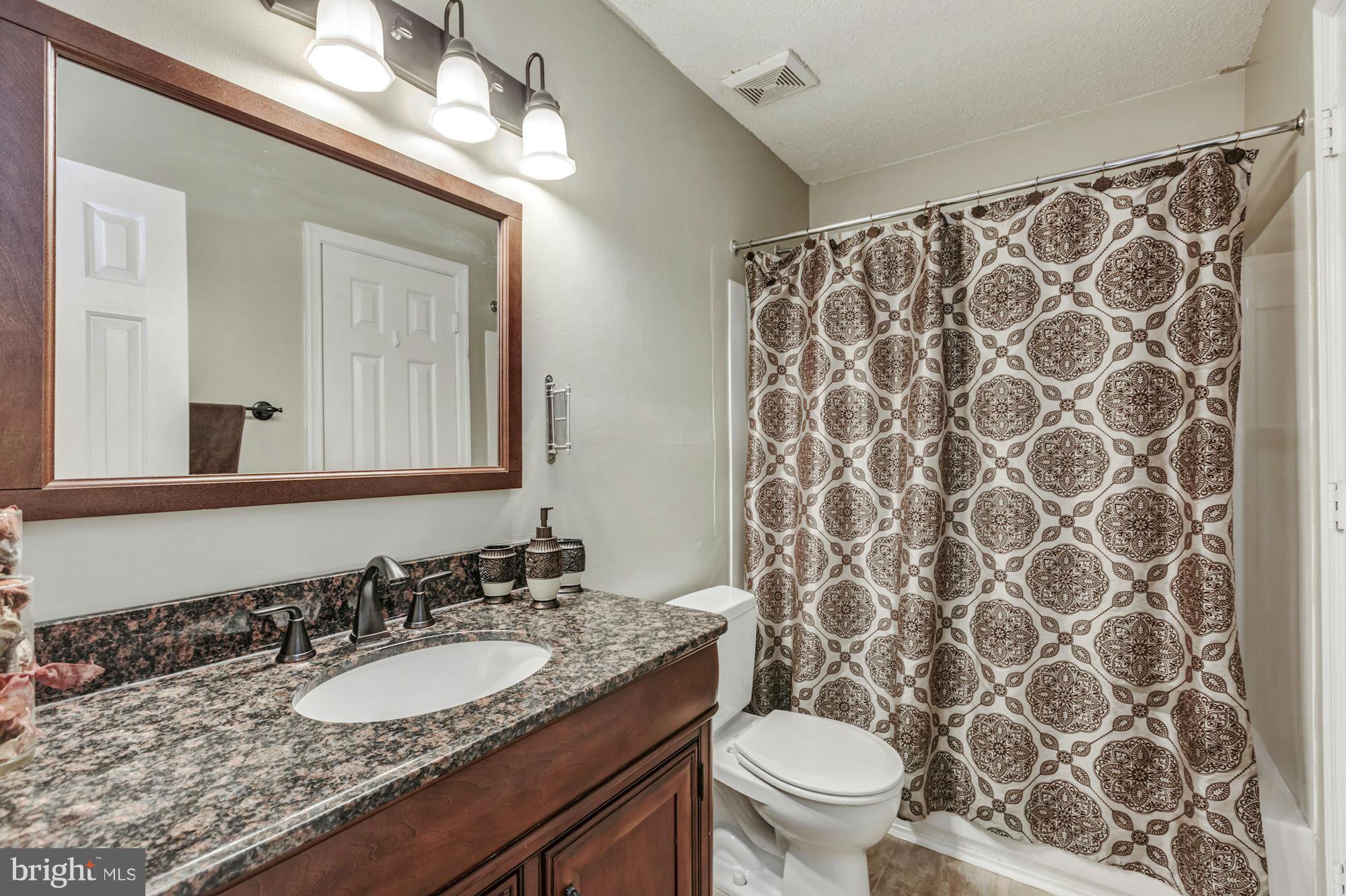 LANDSDOWNE - Residential