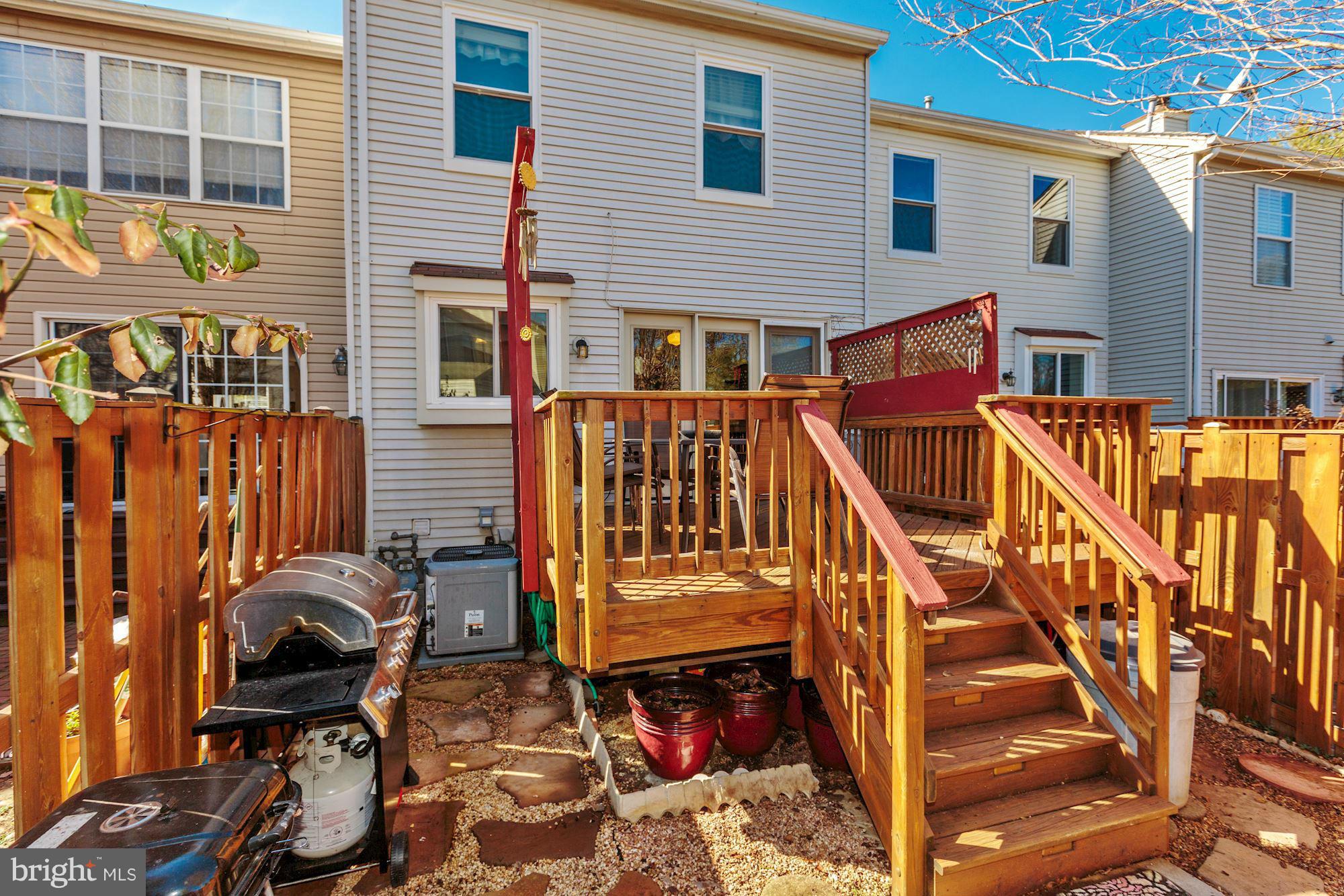 LANDSDOWNE - Residential