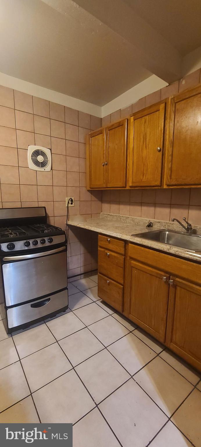 LOGAN - Residential Lease