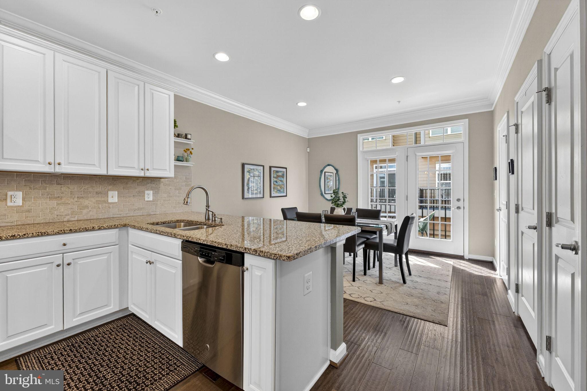 CRESCENT PLACE - Residential